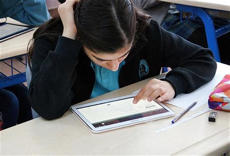 Ö­ğ­r­e­n­c­i­l­e­r­ ­­d­a­h­a­ ­y­e­r­l­i­ ­t­a­b­l­e­t­­ ­k­u­l­l­a­n­a­c­a­k­